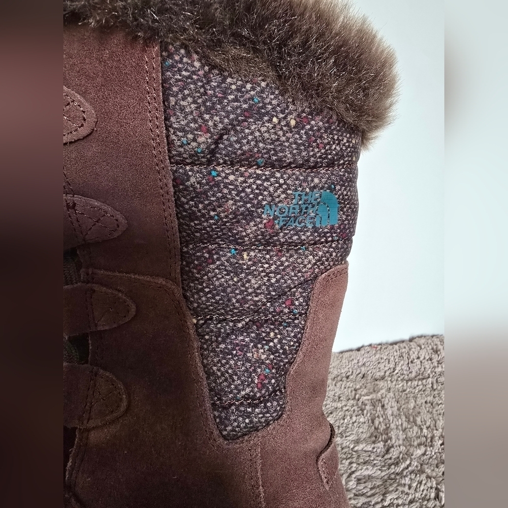 The North Face Brown Winter Boots with Fur Trim and Rubber Sole - Picture 3 of 10